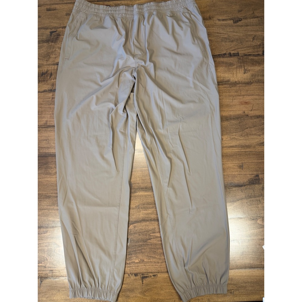 GapFit Mens Motion Jogger XL Tan Khaki Quick Dry 4-Way Stretch Athletic Pants